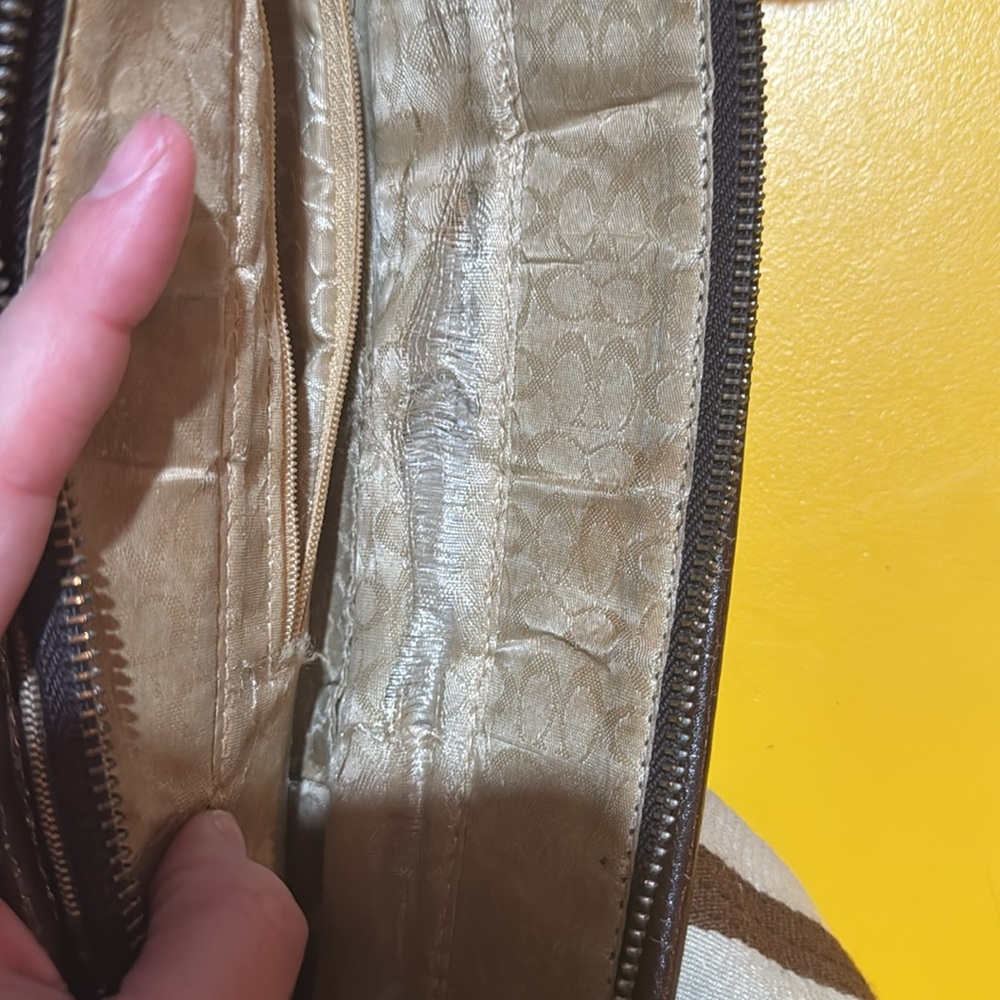 Coach Purse - Picture 4 of 4